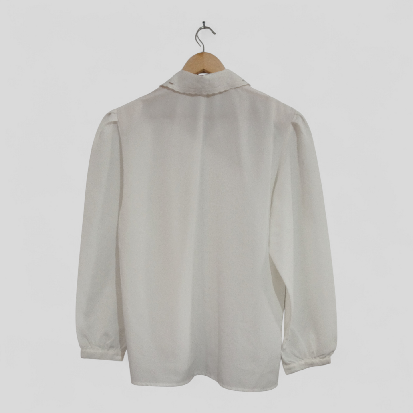 (M) Excepsion | White  Blouse
