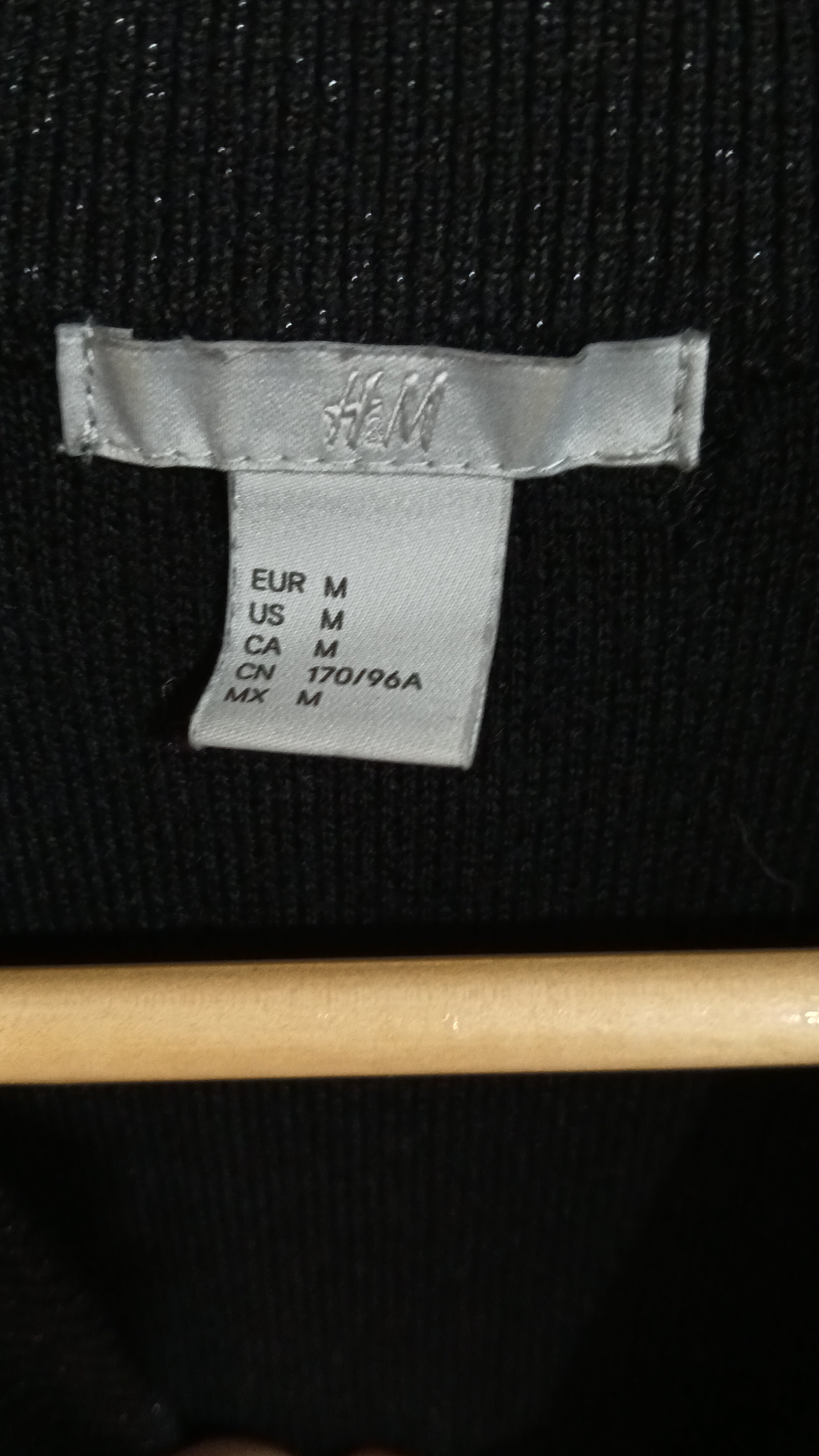 Image of (M) H&M | Black Shimmer Sweater