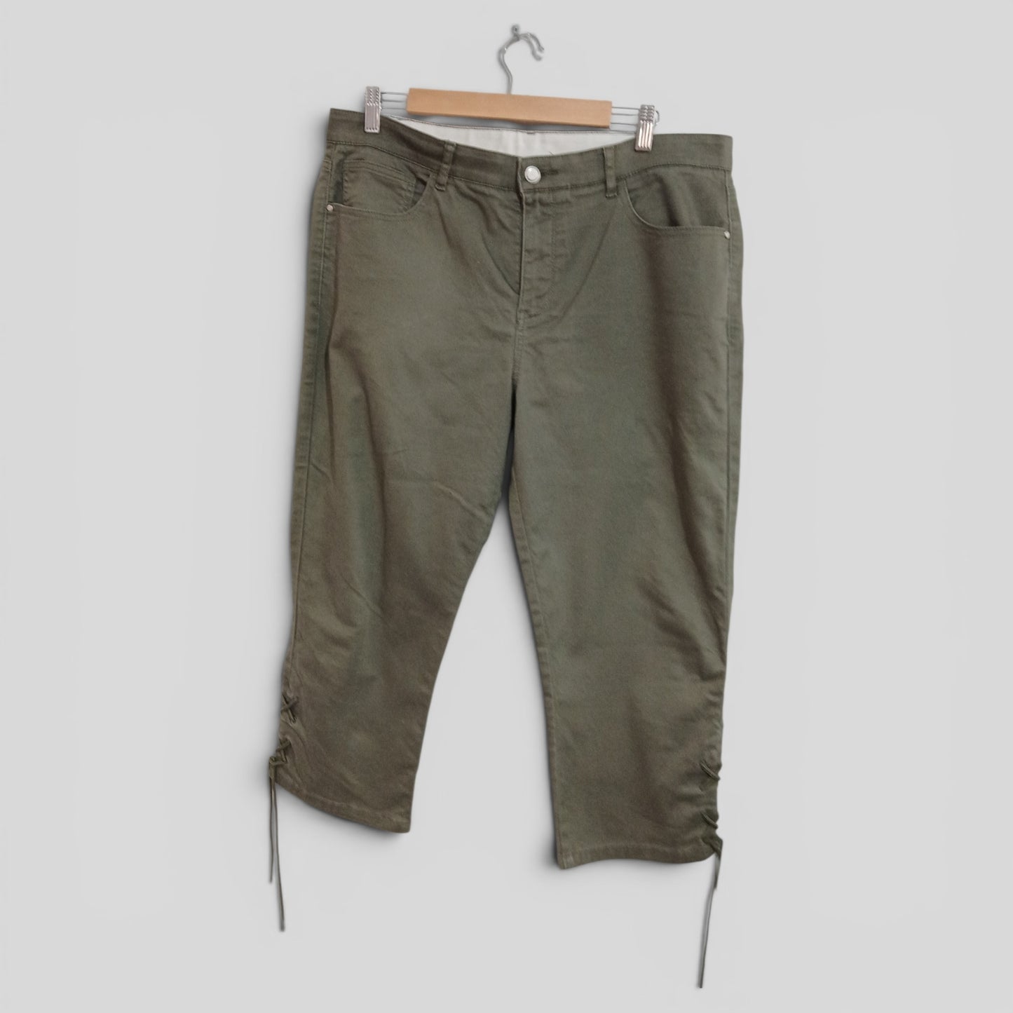 (16) Rockmans | Green Capris