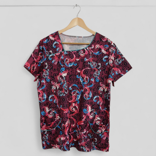 (L) Scrub Shirt | Maroon Paisley
