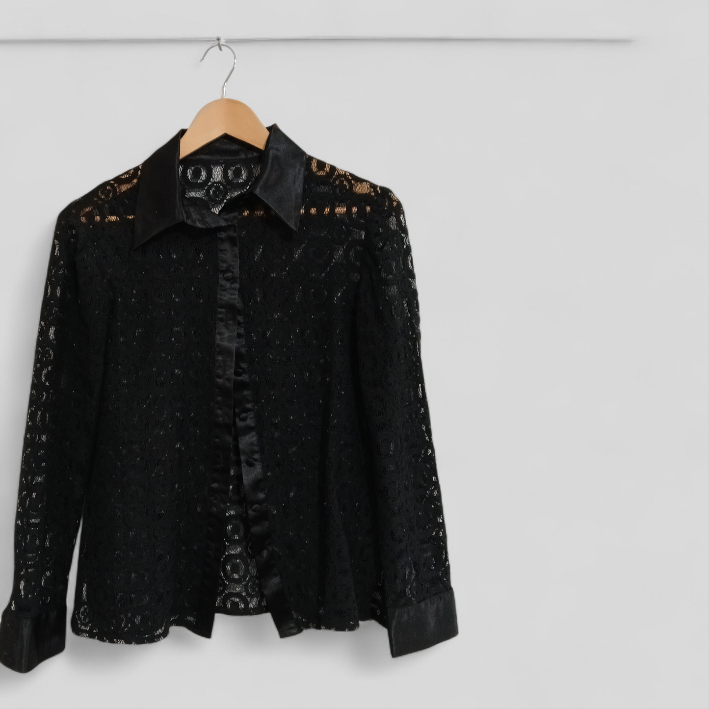 (M) Black Lace Collared Blouse