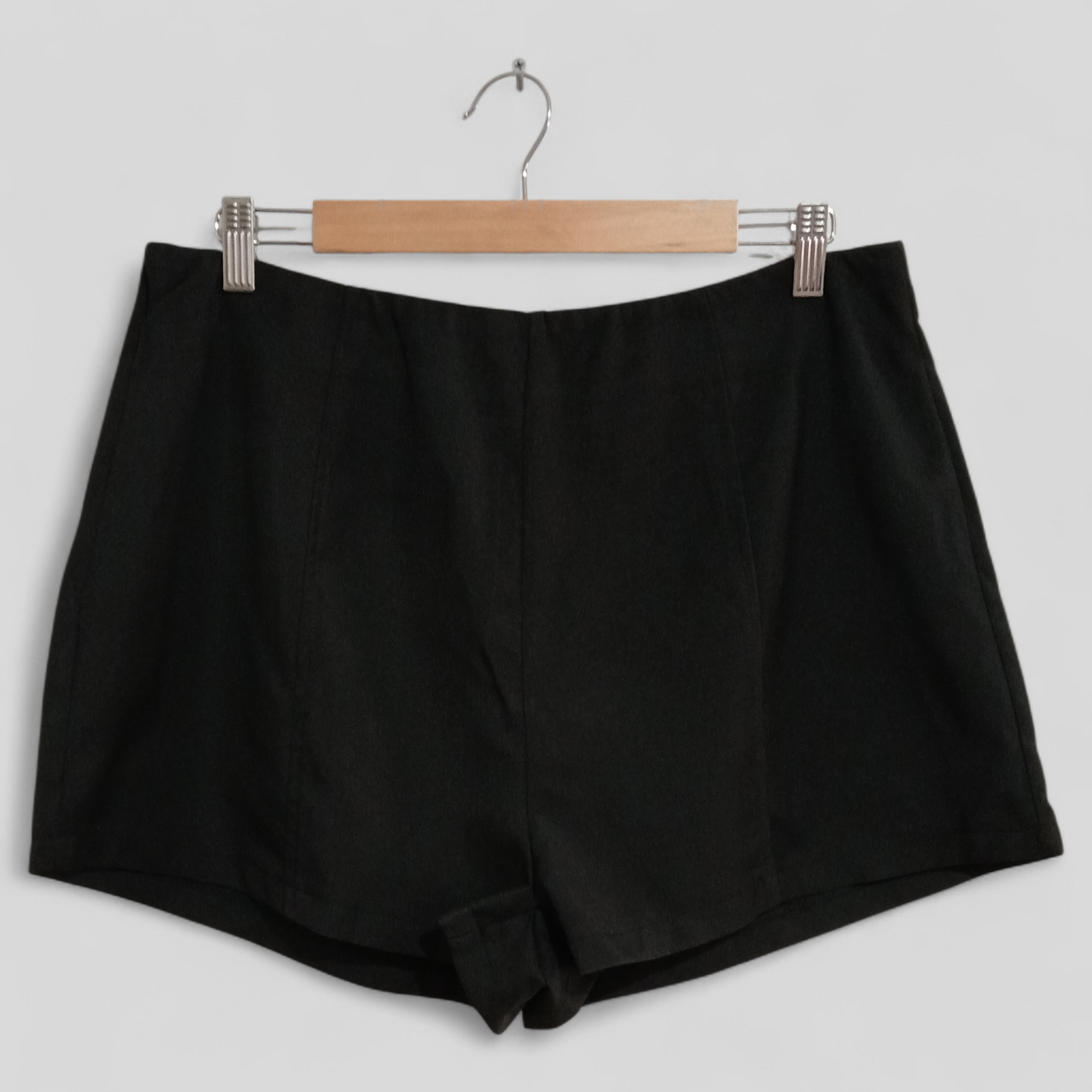 (XL) Shein | Black Shorts