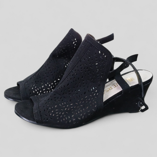 (40) Riversoft | Black Cut Out Wedges