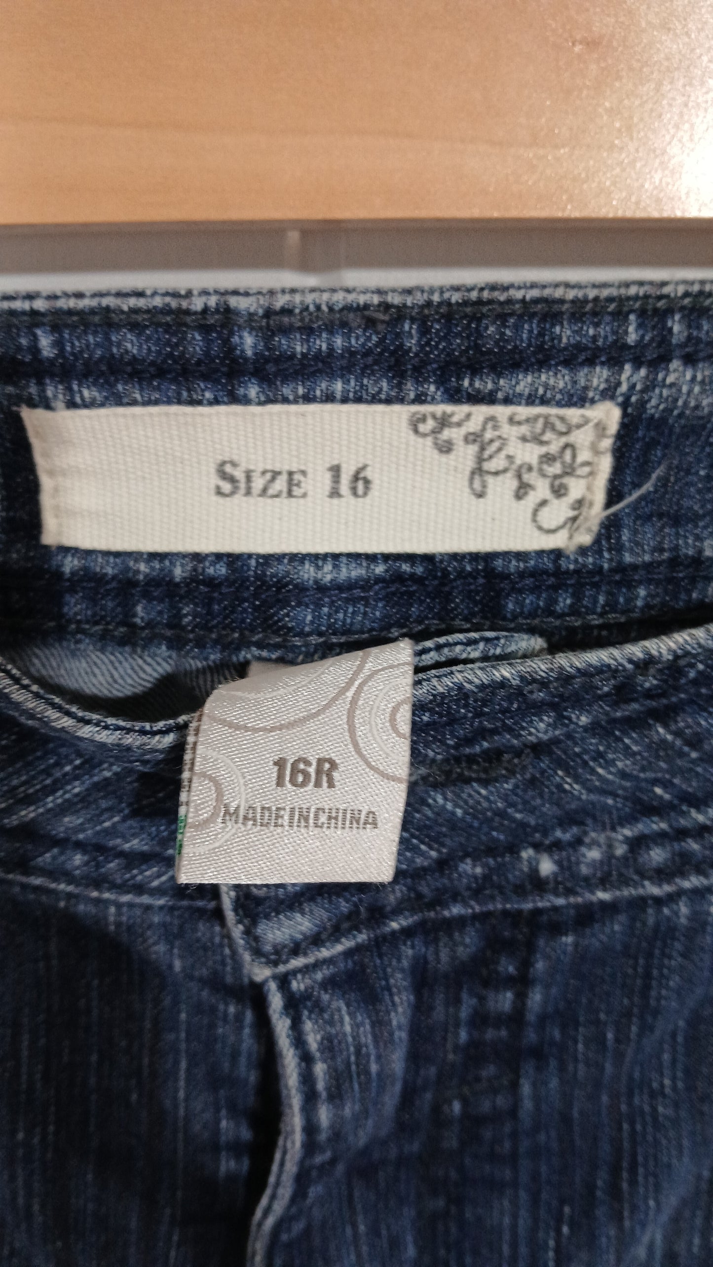 (16R) Target  | Jeans