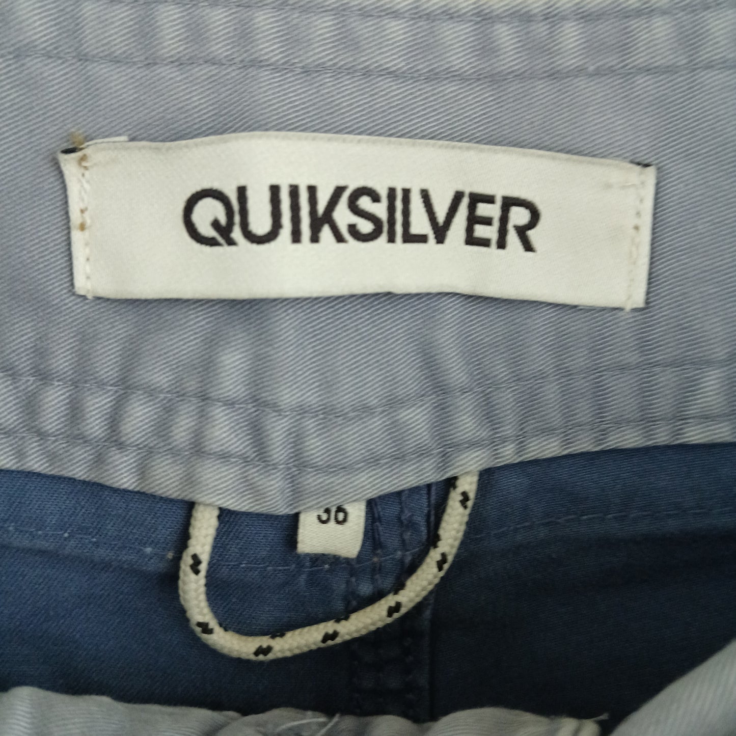 (36) Quicksilver Board Shorts