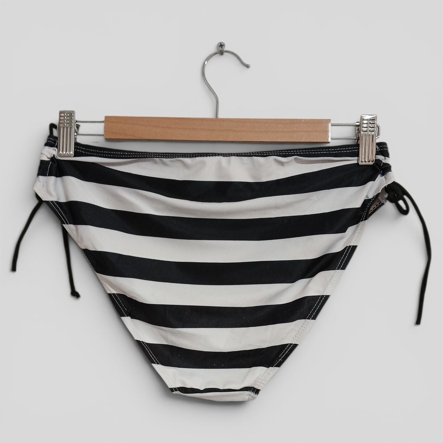 (16) Striped Bikini Bottoms