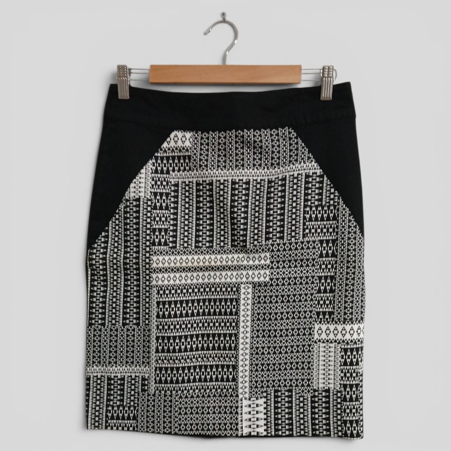 (8) Katies | BW Skirt
