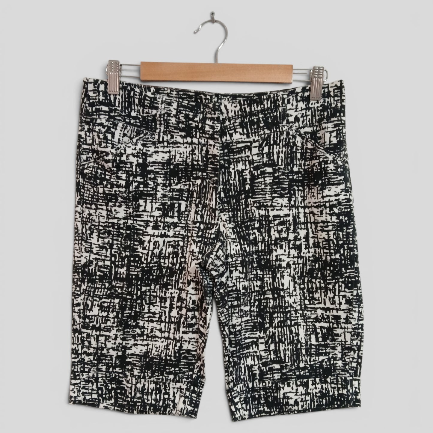 (8) Katies | BW Patterned Shorts