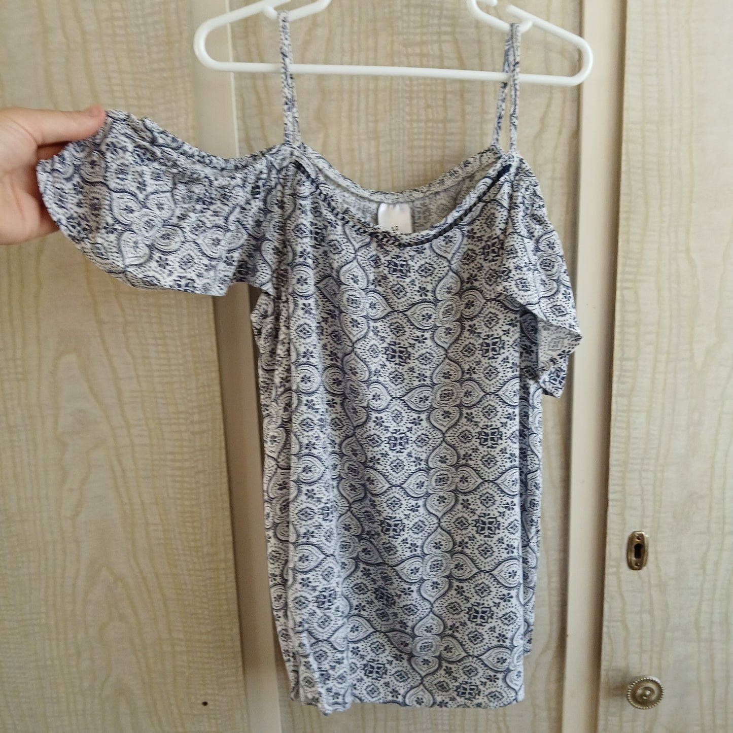 (12 kids) Blue Patterned blouse