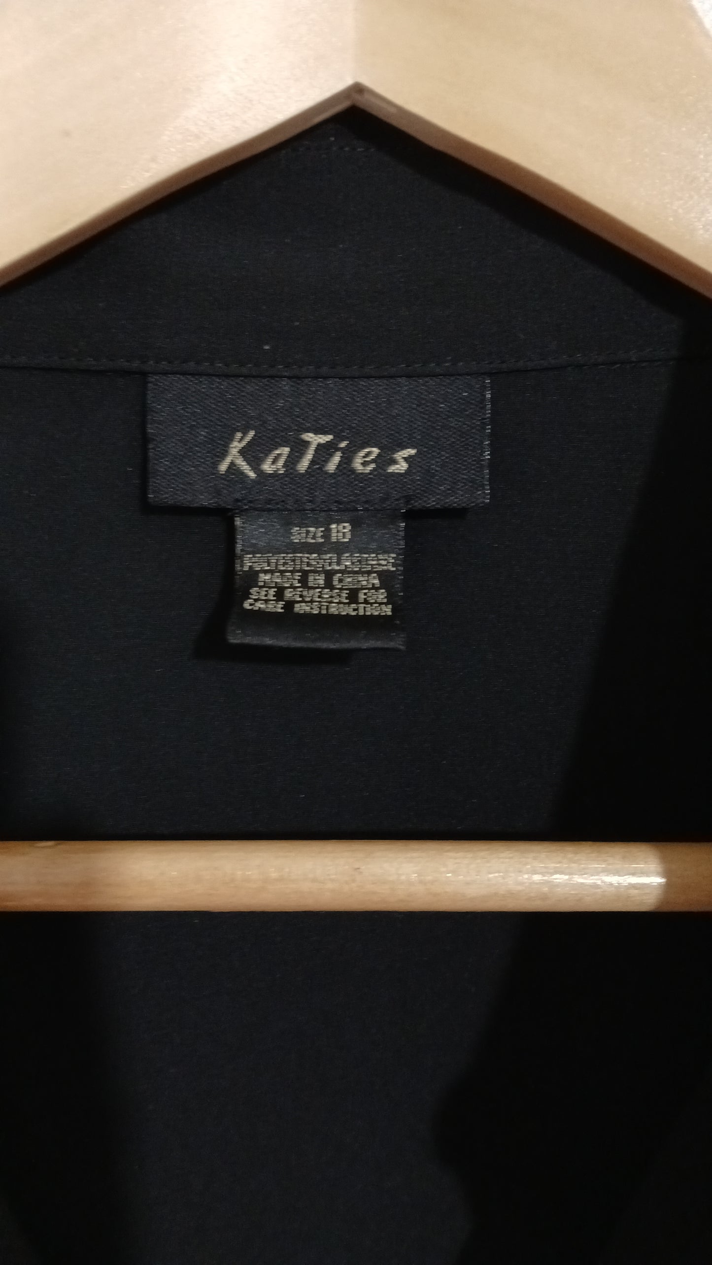 (18) Katies | Black LS Blouse
