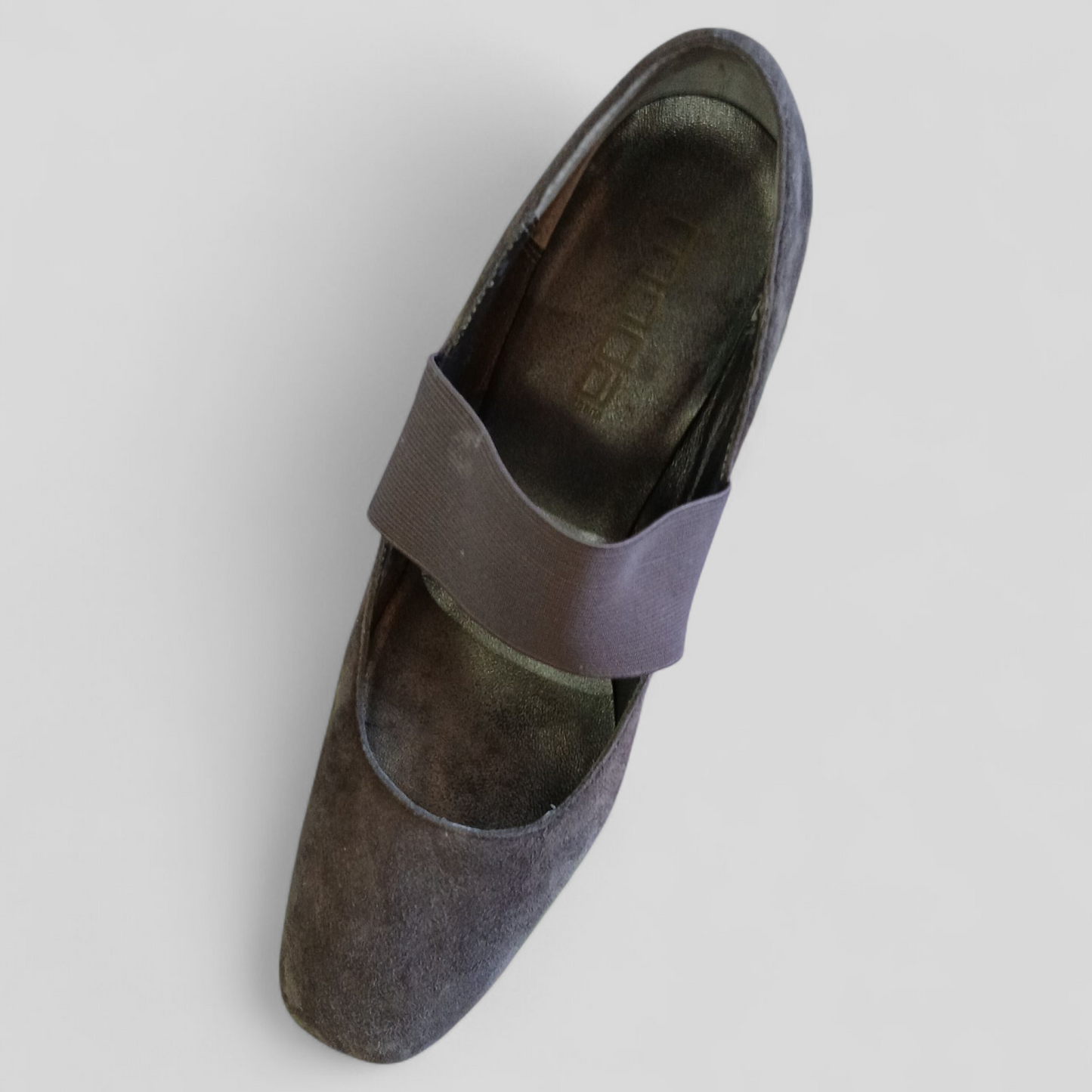 (40) Moda | Suede Heels