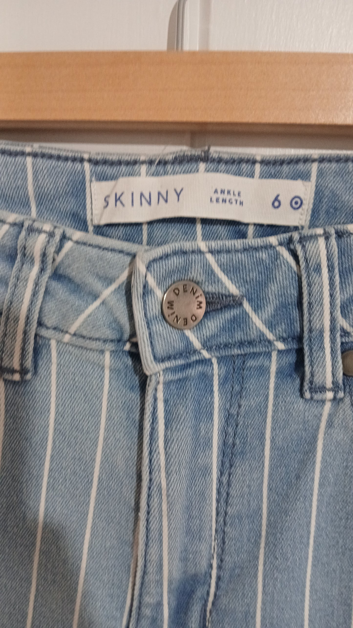 (6) Target  | Skinny Jeans Striped