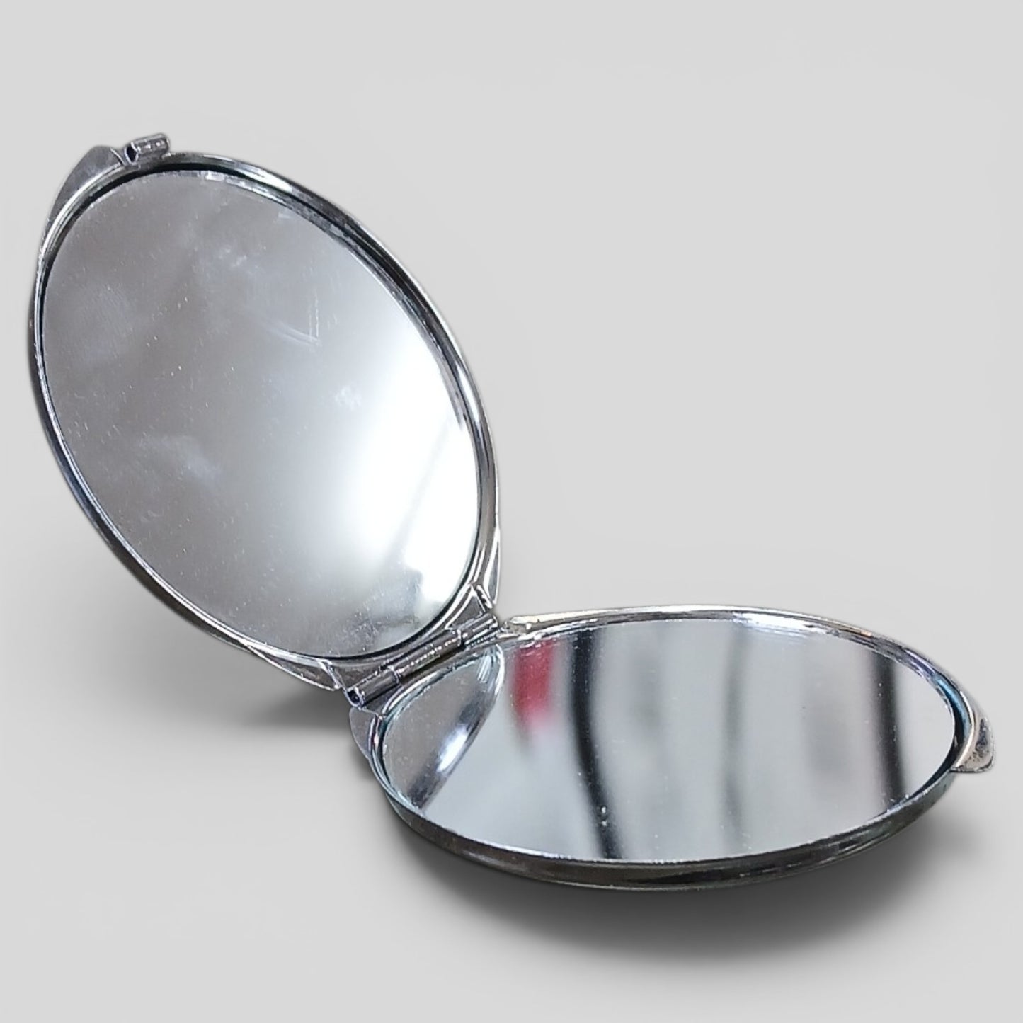 Pocket Mirror | Nivea