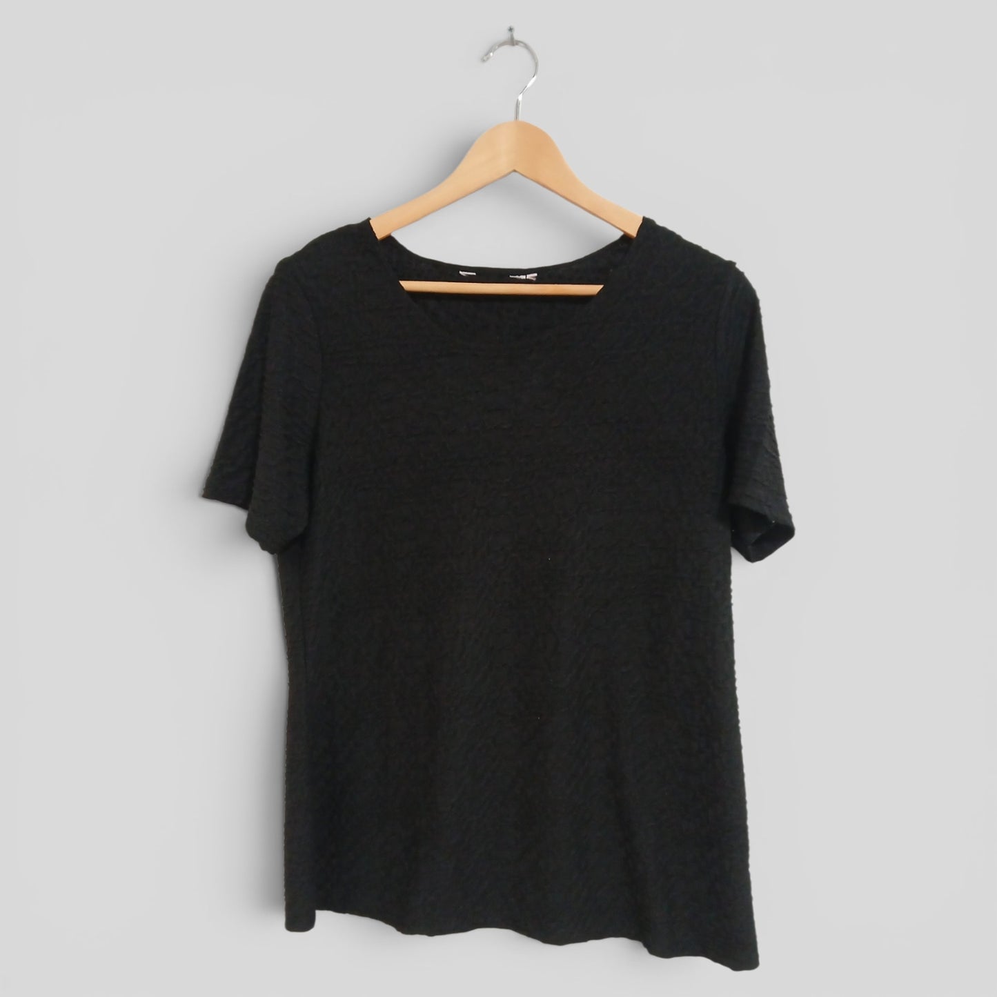 (M) Black Textured Tee