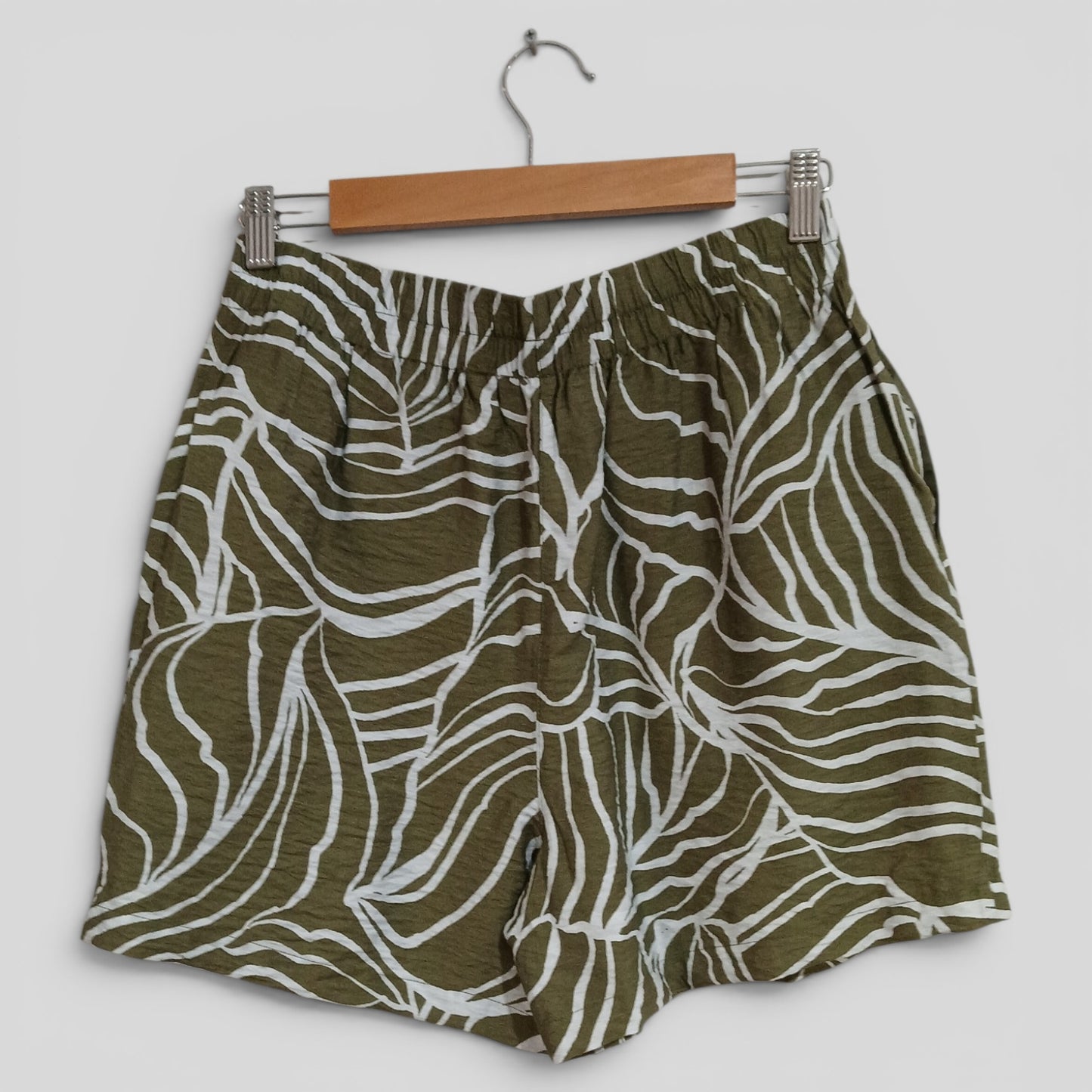 (12) &me | Green Shorts
