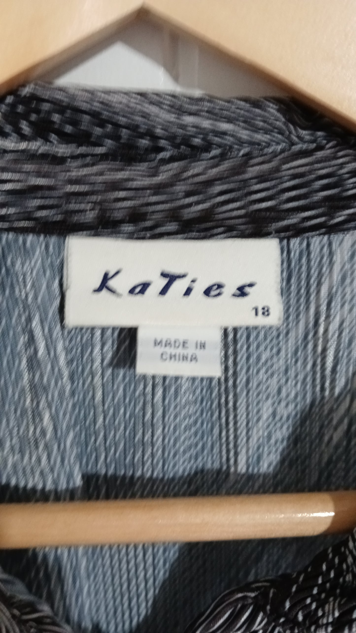 (18) Katies | LS Blouse