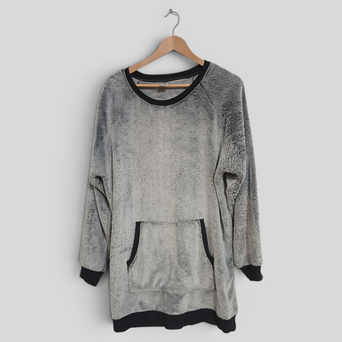(16) Bras N Things | Long Jumper/ Nightir