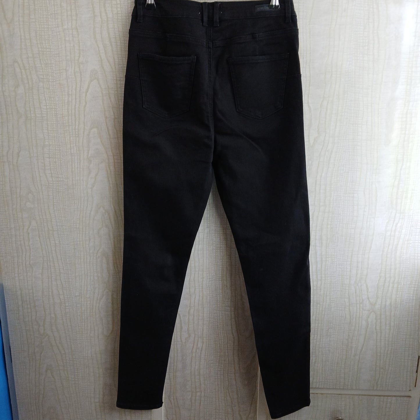 (12) Black Skinny Shaping Jeans