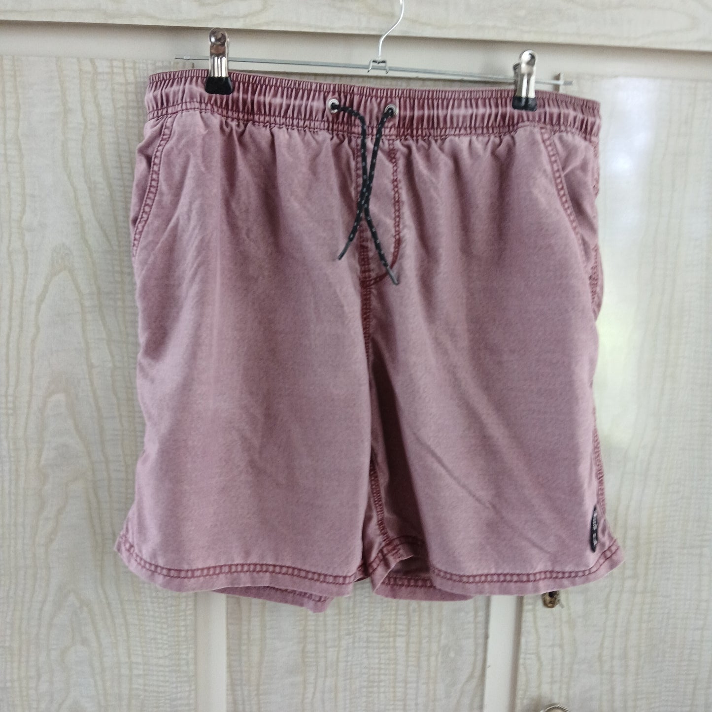 (34) Billabong Maroon Beach Shorts