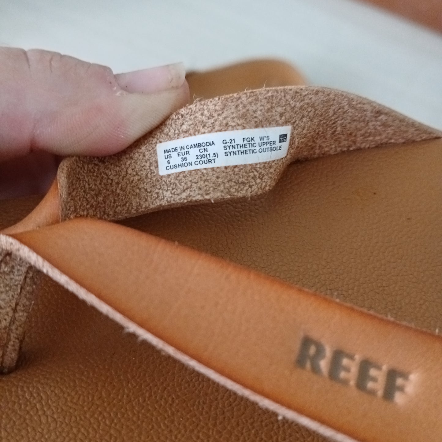 (6) Reef Thongs