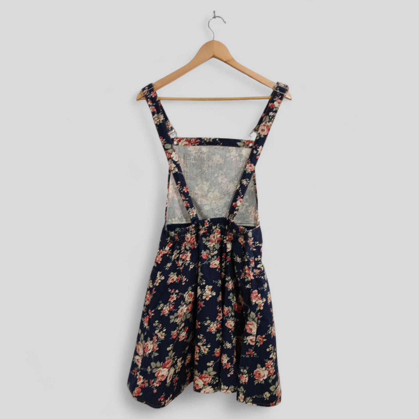(810) Floral Pinafore