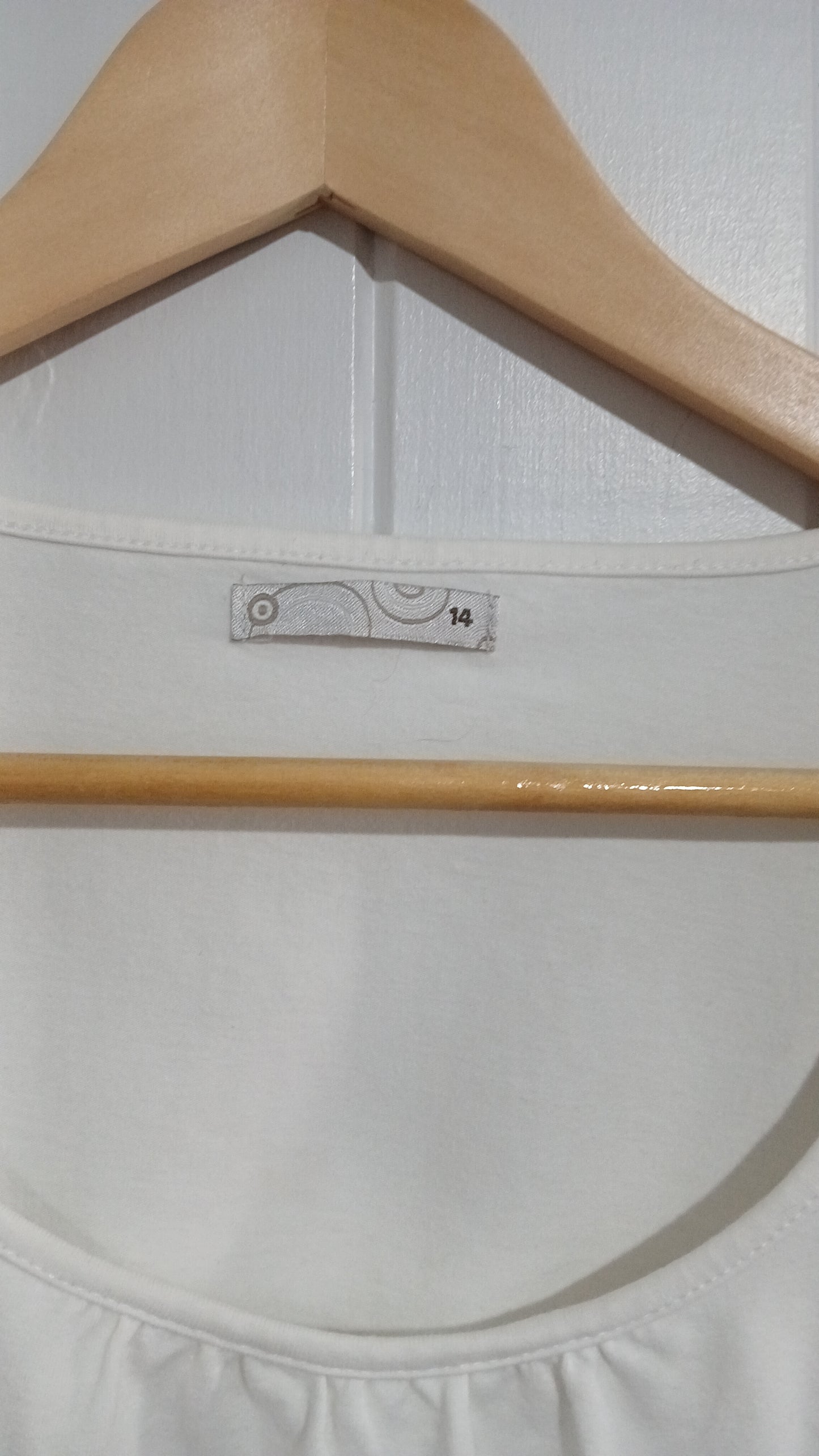 (14) Target | Tee White