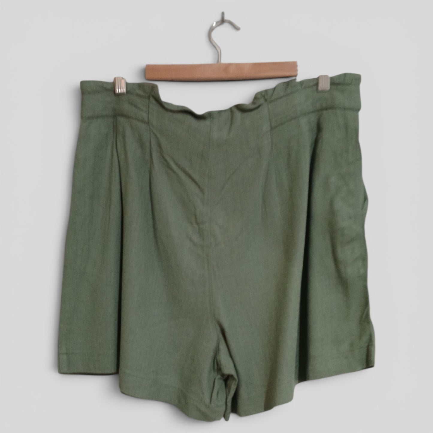 (14) Sunny Girl | Green Shorts