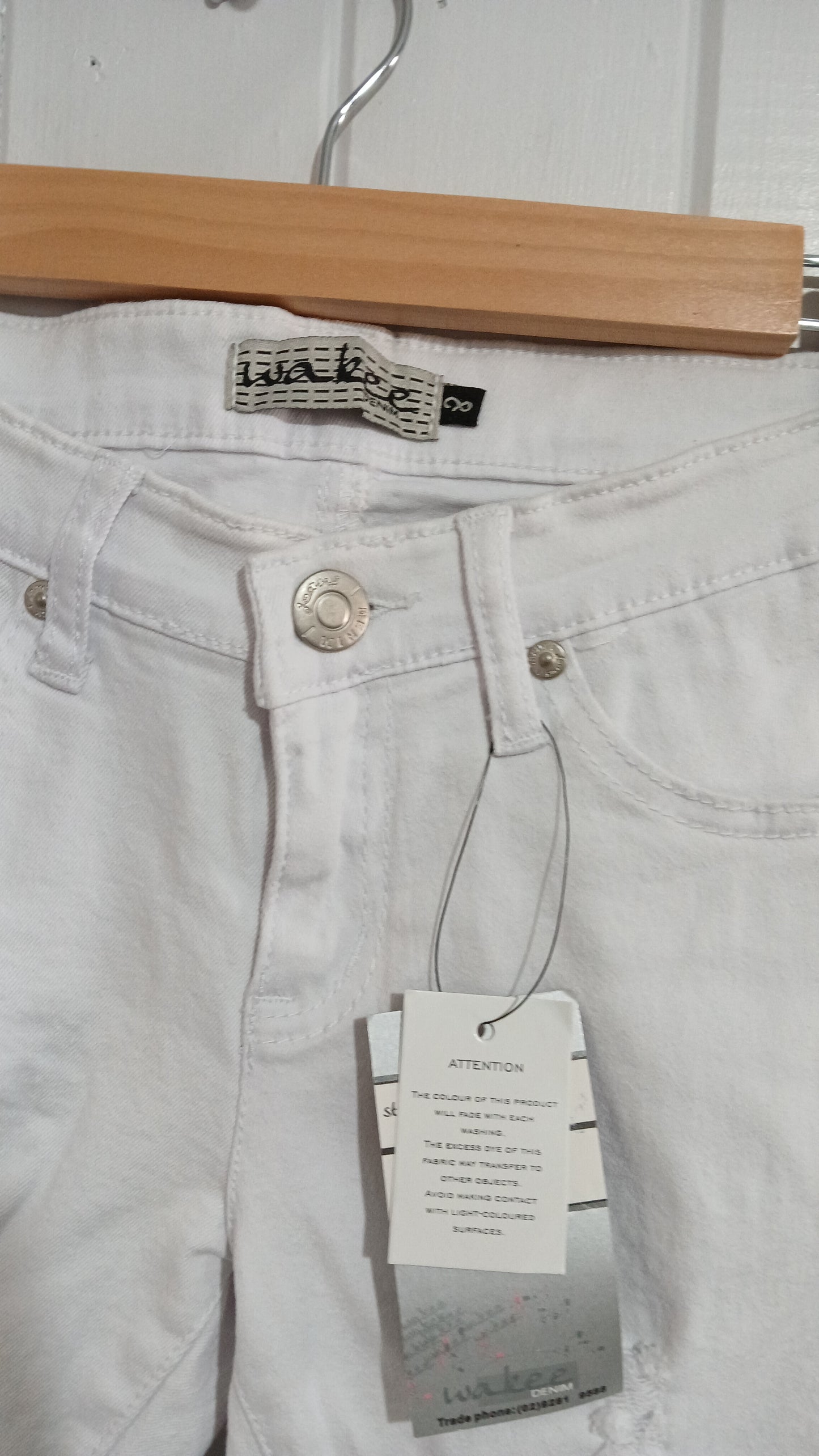 (8) Wakee Denim | White Capris | BNWT