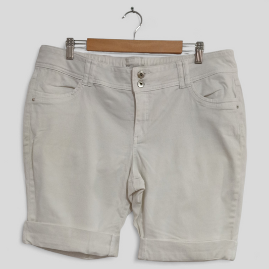 (18) Target | White Shorts