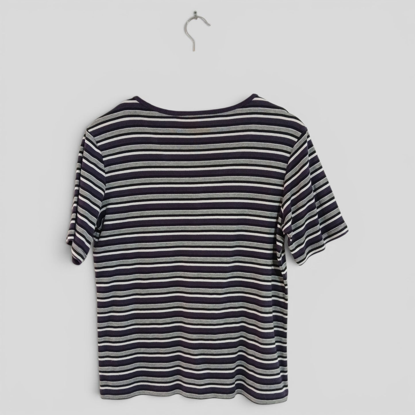 (16) Striped Tee