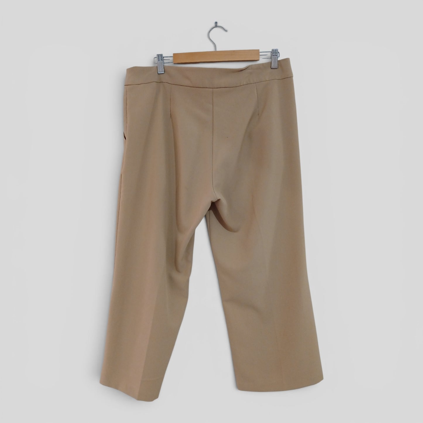 (14) Millers | Cream Capris