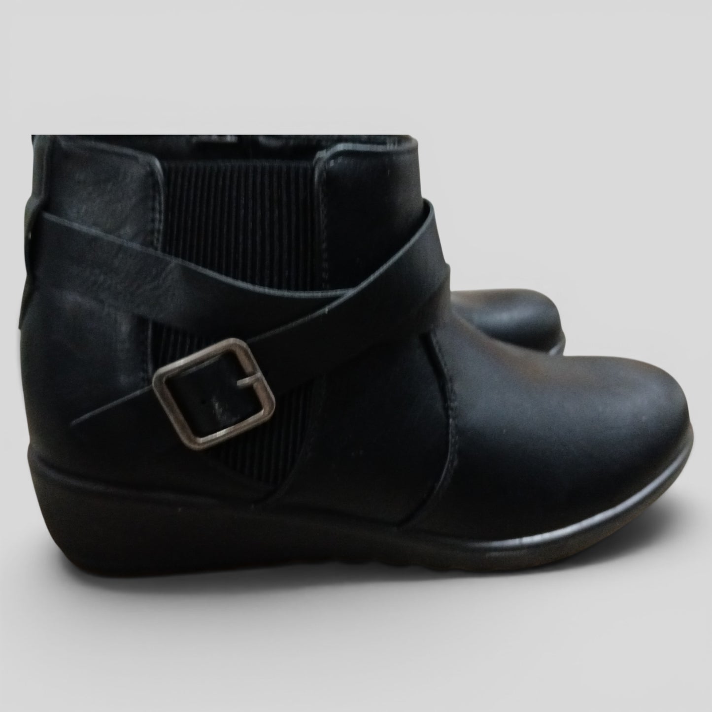(38) Riversoft | Black Boots