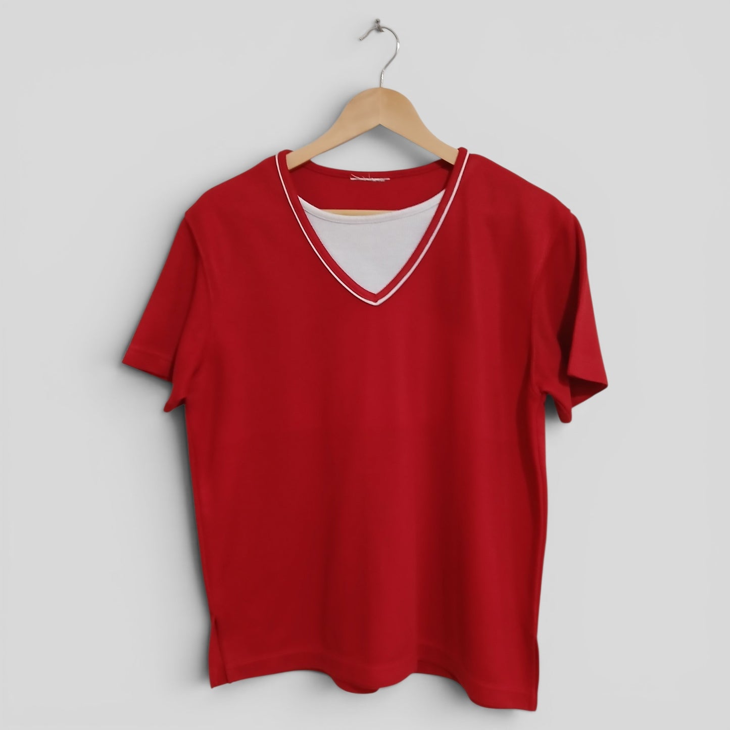 (10) Red Tee