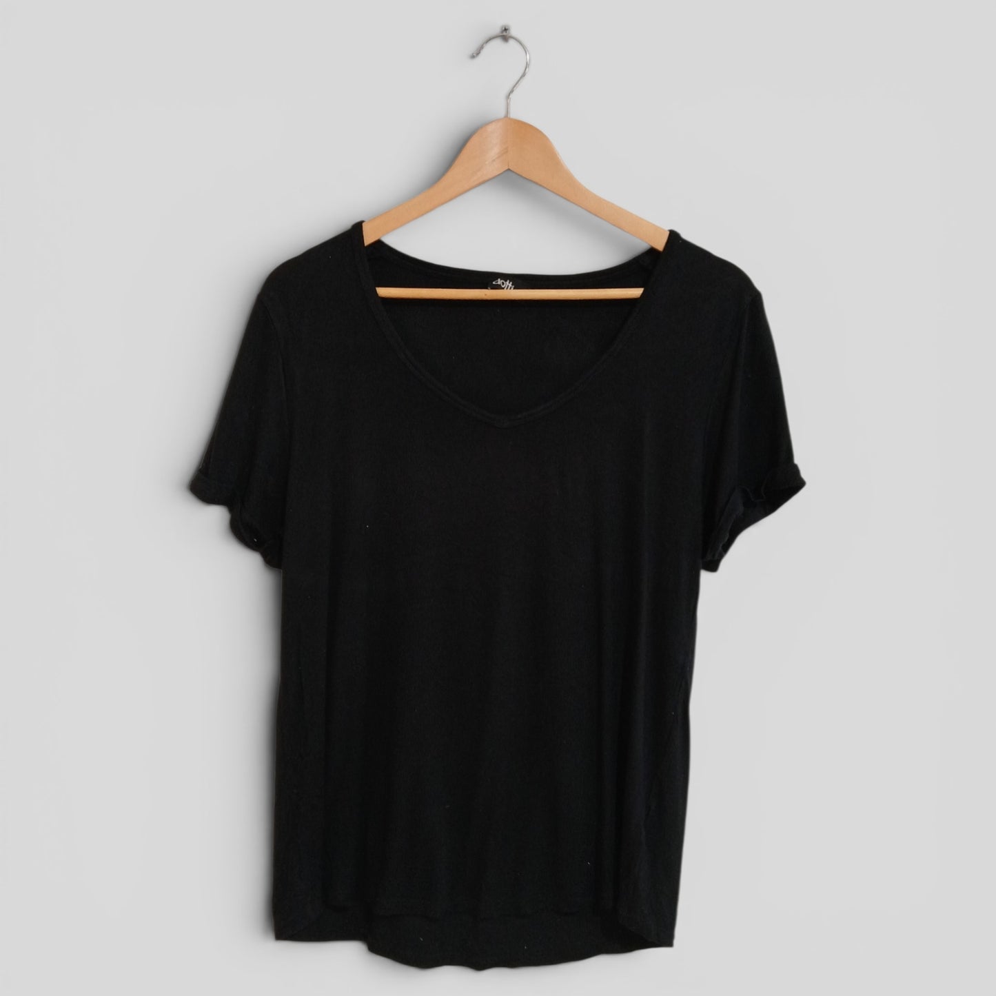 (S) Dotti | Black Tee