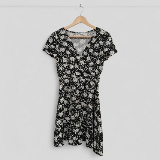 (M) Valleygirl | BW Floral Dress