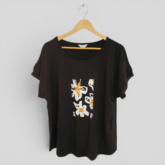 (16) Seduce | Flower Graphic Tee