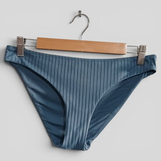 (10) Piping Hot | Bikini Bottoms