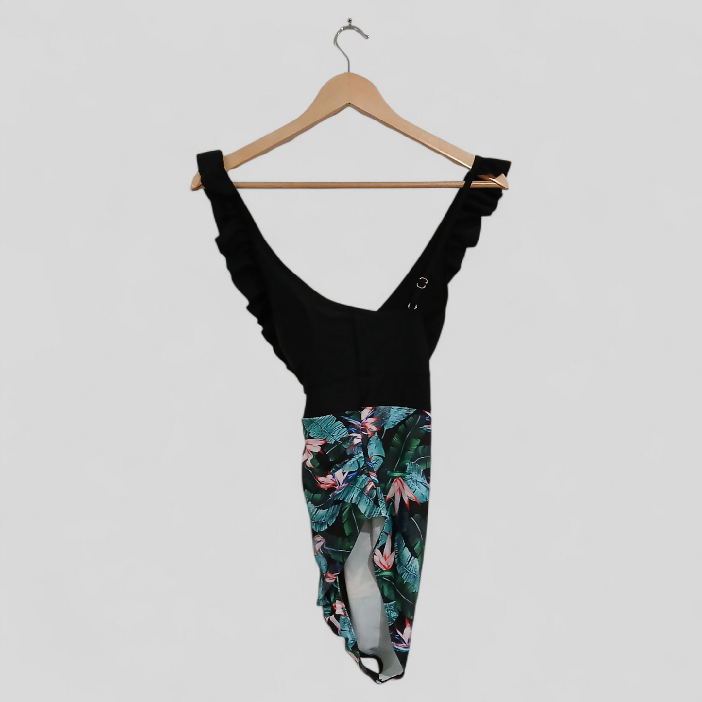 (XL) | Black/Floral Swimmers