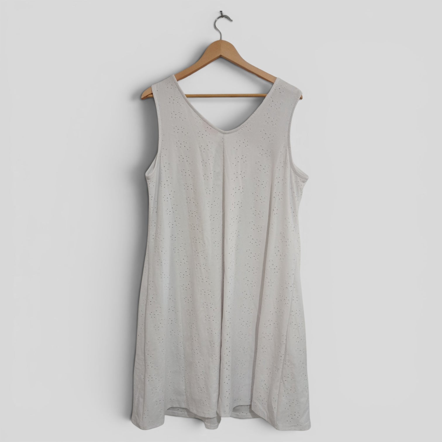Image of (14) Millers | White Dress