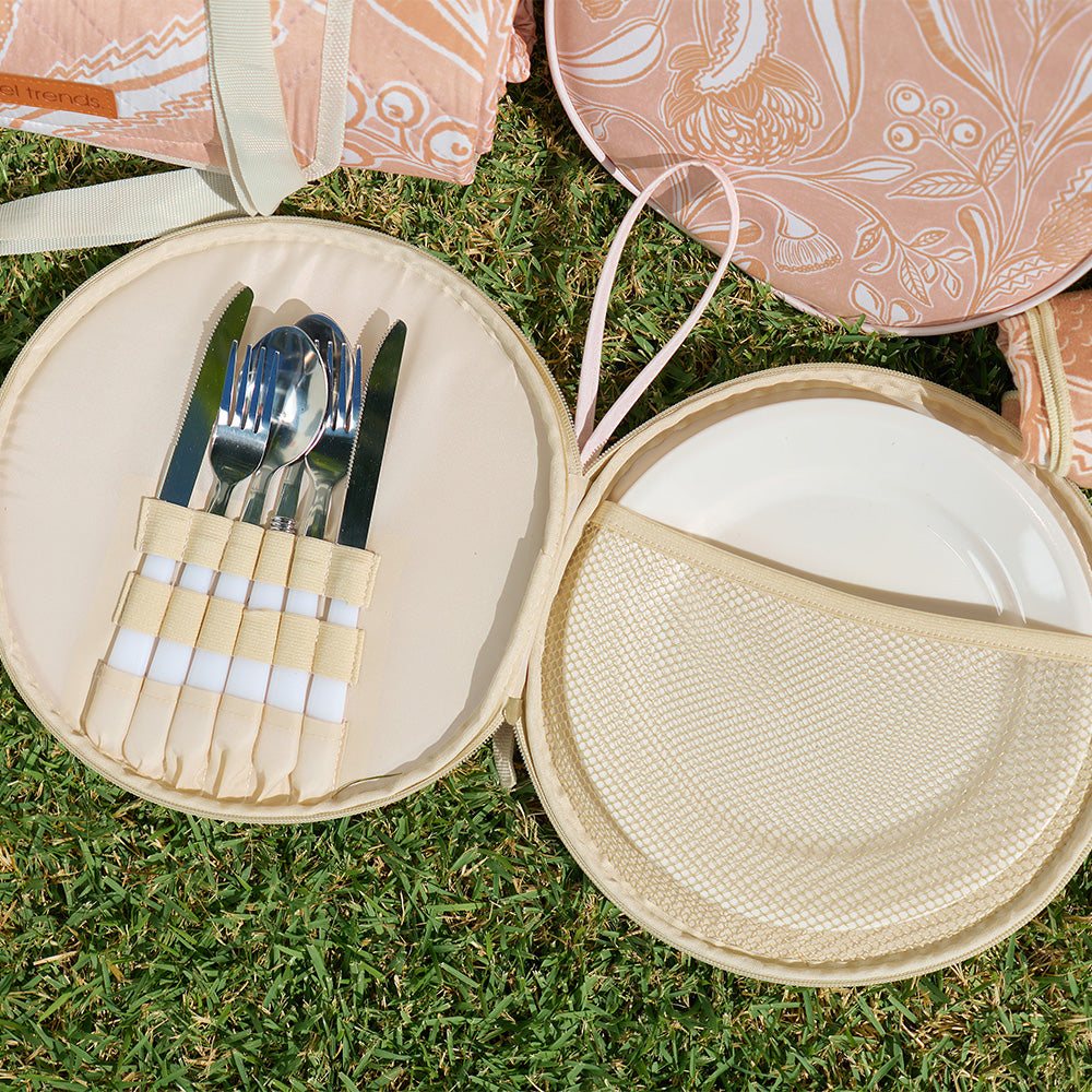Image of Picnic Round Plate Set - Trailing Natives Tan